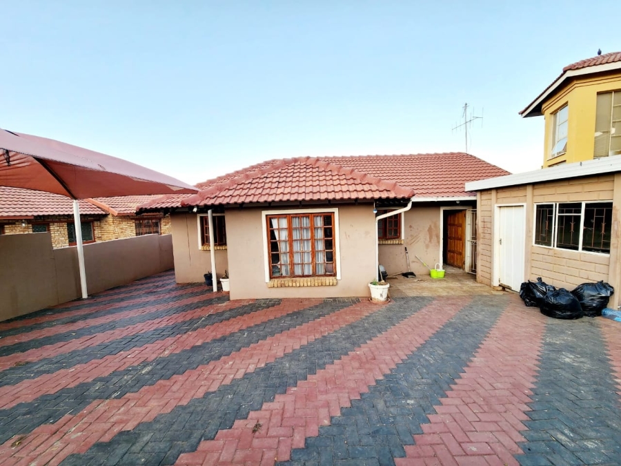 3 Bedroom Property for Sale in Tlhabane West North West